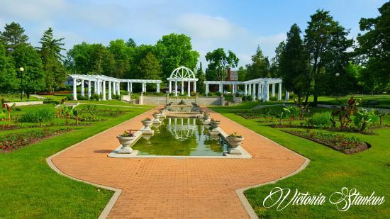 Lakeside Park Rose Garden